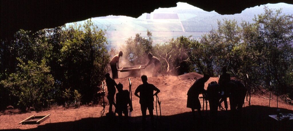Border Cave Quelle: https://commons.wikimedia.org/wiki/File:Border_Cave00.jpg